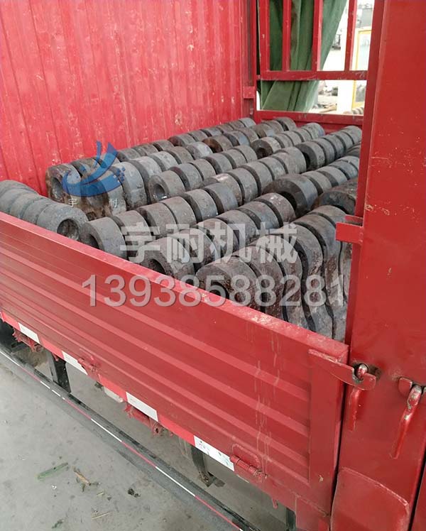 高鉻合金錘頭發貨現場